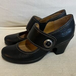 Softspots Black Mary Jane Heels